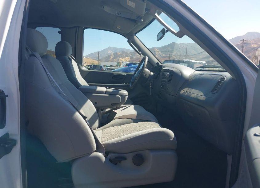 Photo 5 of 2004 Ford F-150 HERITAGE XL/XLT (VIN 2FTRX17W44CA63460)