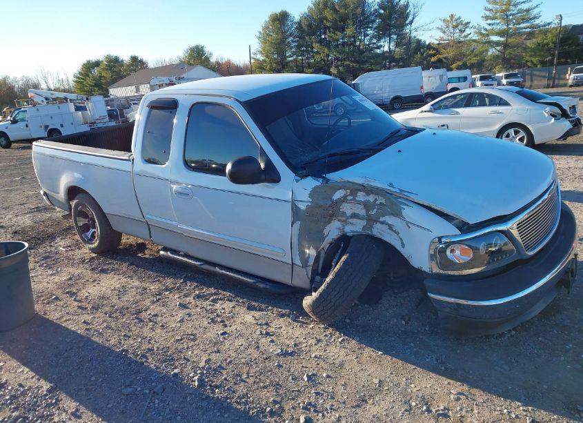 2003 Ford F-150 LARIAT/XL/XLT (VIN 2FTRX17W53CA10717) main photo