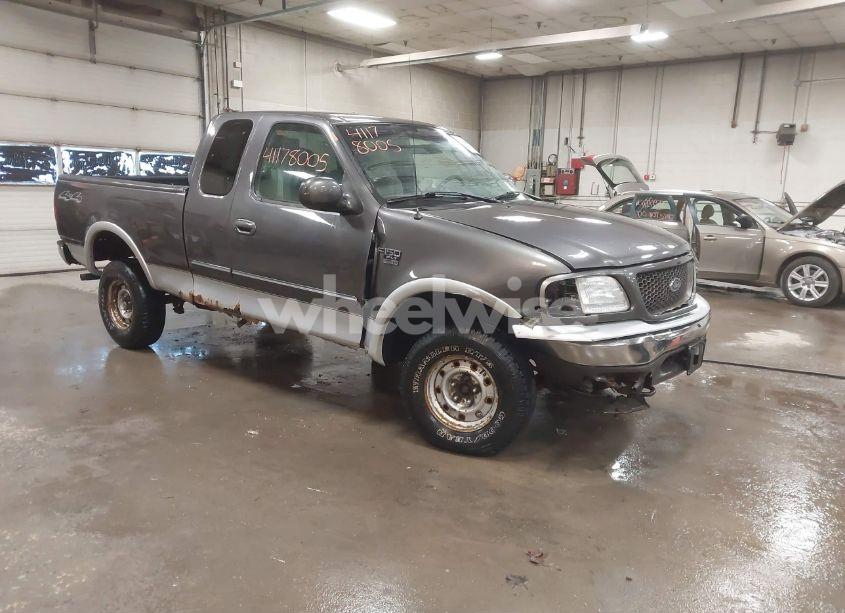 2003 Ford F-150 LARIAT/XL/XLT (VIN 2FTRX18L13CA81630) main photo