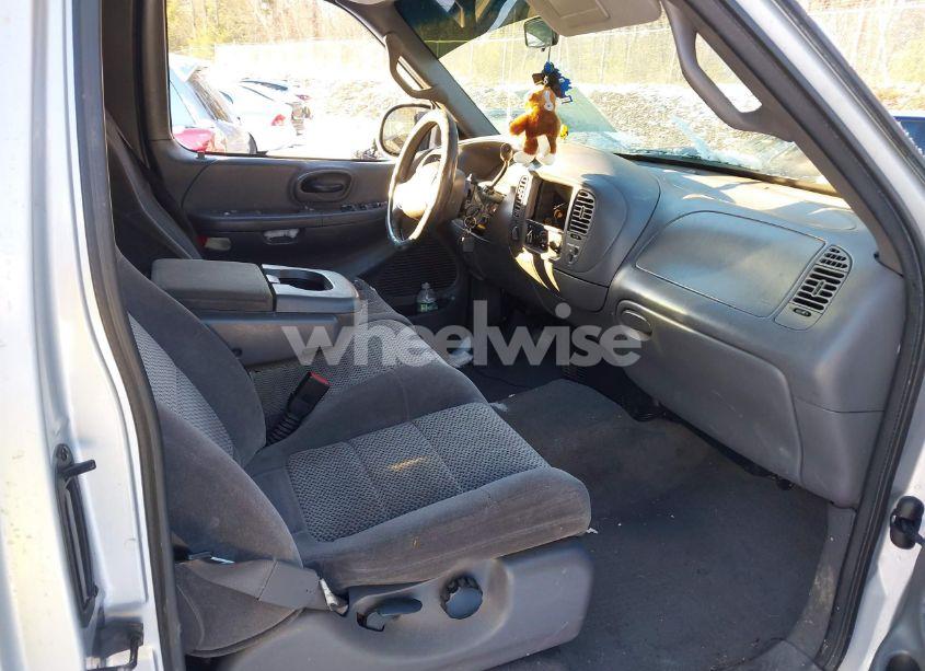 Photo 5 of 2002 Ford F-150 LARIAT/XL/XLT (VIN 2FTRX18L42CA41816)