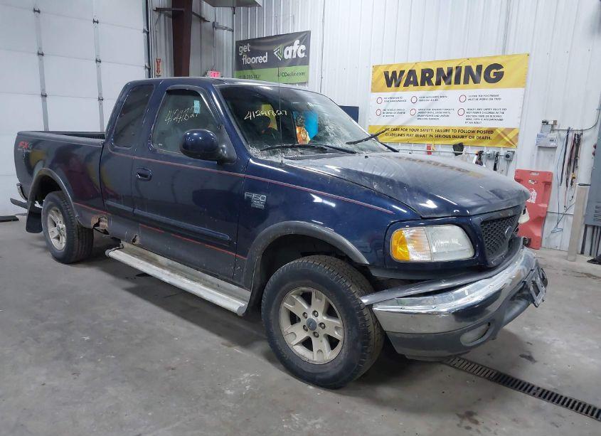 2002 Ford F-150 LARIAT/XL/XLT (VIN 2FTRX18L52CA39797) main photo