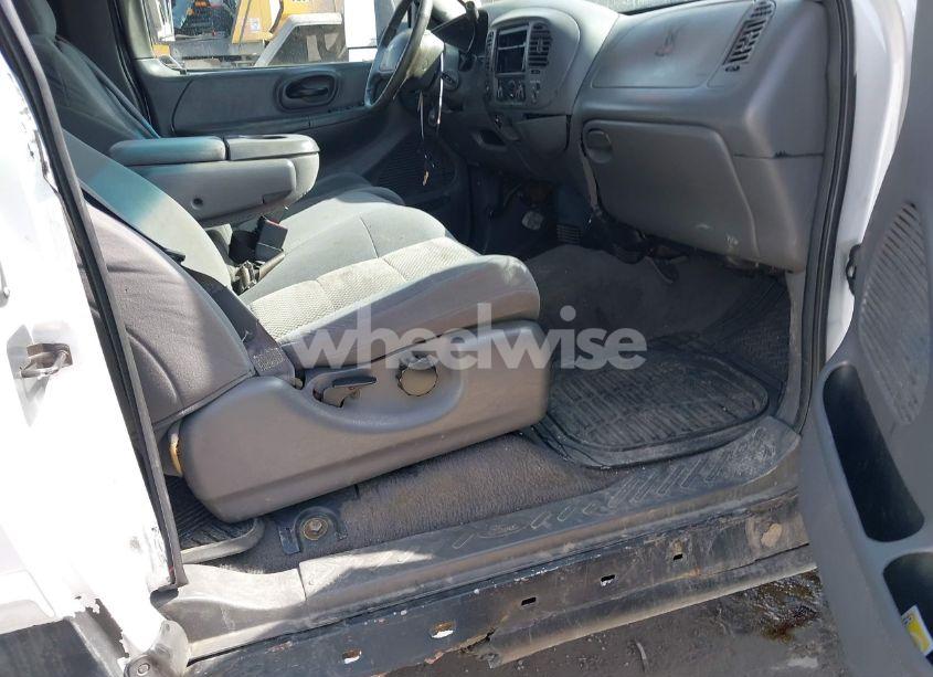 Photo 5 of 2002 Ford F-150 LARIAT/XL/XLT (VIN 2FTRX18W02CA91137)