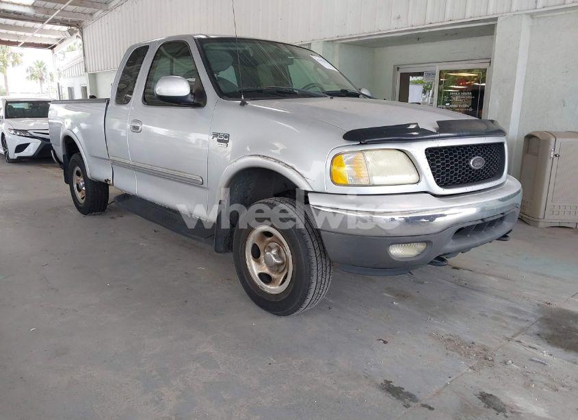 2003 Ford F-150 LARIAT/XL/XLT (VIN 2FTRX18W03CA23003) main photo