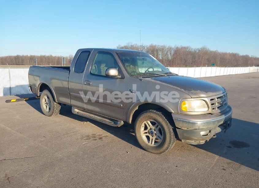 2001 Ford F-150 LARIAT/XL/XLT (VIN 2FTRX18W31CA83001) main photo