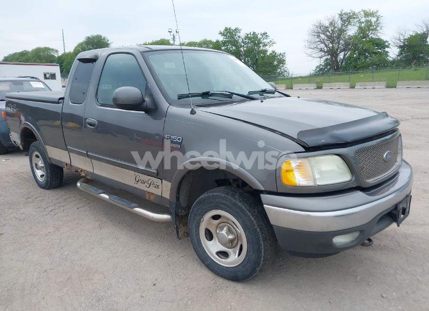 2003 Ford F-150 LARIAT/XL/XLT (VIN 2FTRX18W33CA38143) main photo