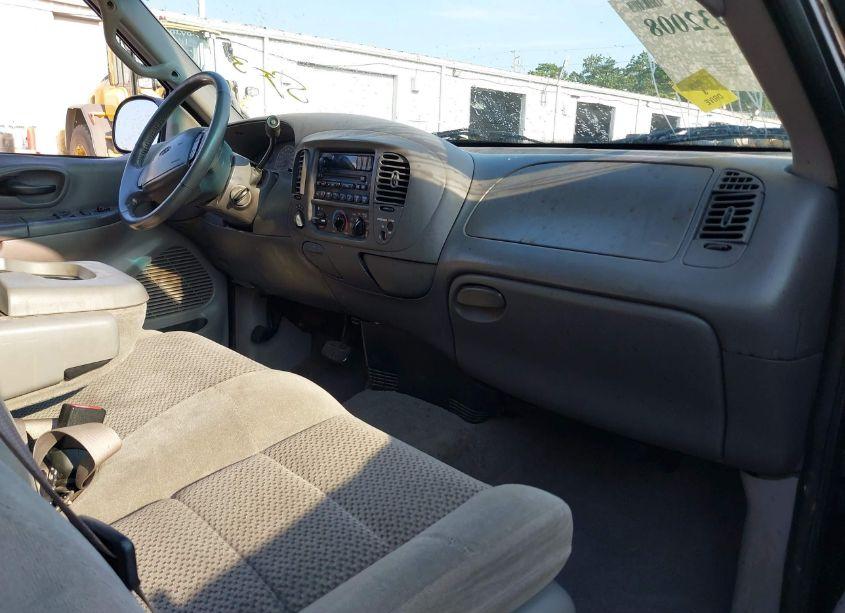 Photo 5 of 2002 Ford F-150 LARIAT/XL/XLT (VIN 2FTRX18W42CA03058)