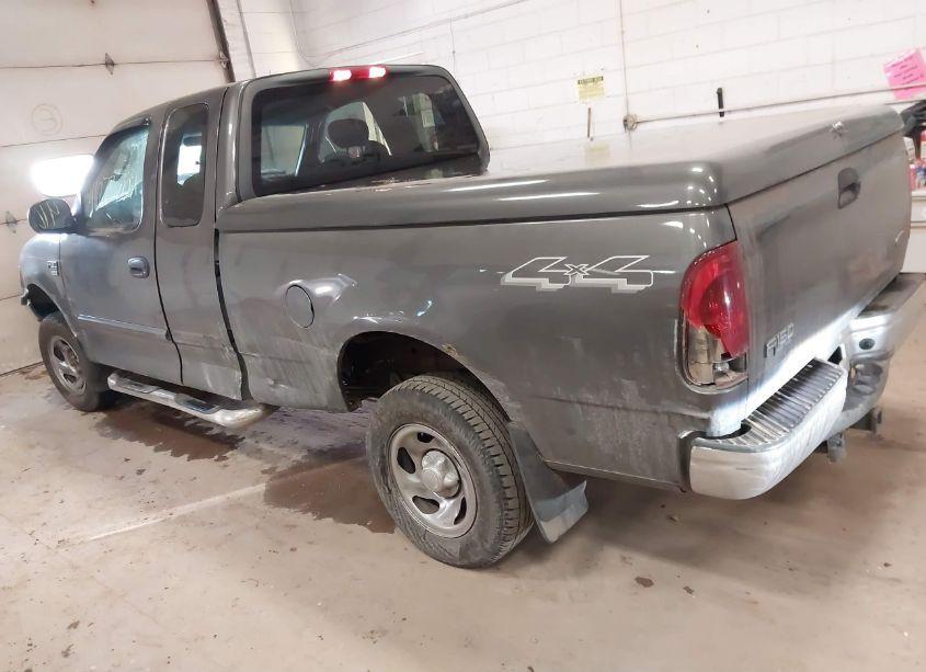 Photo 3 of 2004 Ford F-150 HERITAGE XL/XLT (VIN 2FTRX18W44CA03256)