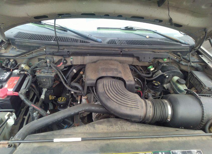 Photo 10 of 2004 Ford F-150 HERITAGE XL/XLT (VIN 2FTRX18W94CA22398)