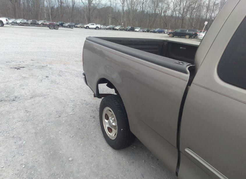 Photo 12 of 2004 Ford F-150 HERITAGE XL/XLT (VIN 2FTRX18W94CA22398)