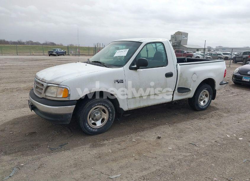 Photo 2 of 2001 Ford F-150 XL/XLT (VIN 2FTZF07221CA52446)