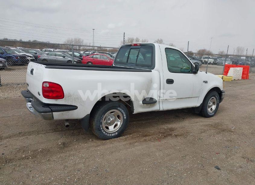 Photo 4 of 2001 Ford F-150 XL/XLT (VIN 2FTZF07221CA52446)