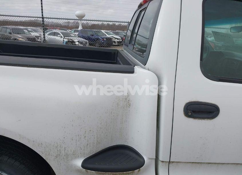 Photo 8 of 2001 Ford F-150 XL/XLT (VIN 2FTZF07221CA52446)