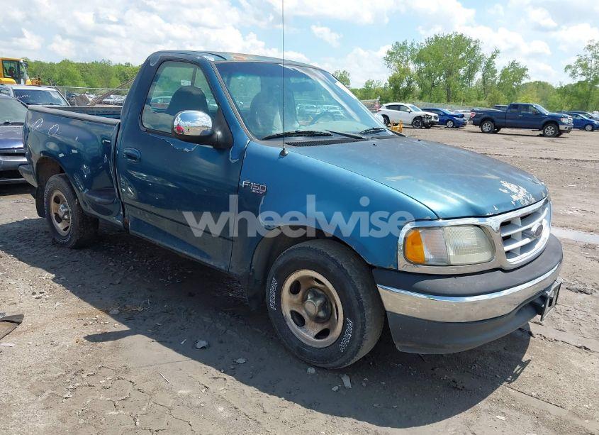 2001 Ford F-150 XL/XLT (VIN 2FTZF07261CA05467) main photo