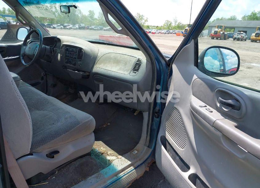 Photo 5 of 2001 Ford F-150 XL/XLT (VIN 2FTZF07261CA05467)