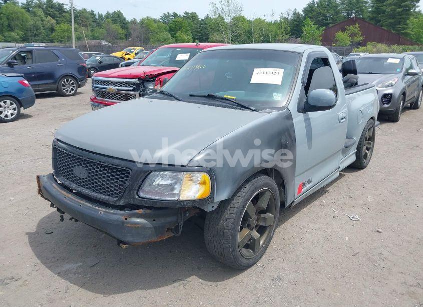 Photo 2 of 2000 Ford F-150 SVT LIGHTNING (VIN 2FTZF0731YCA59326)