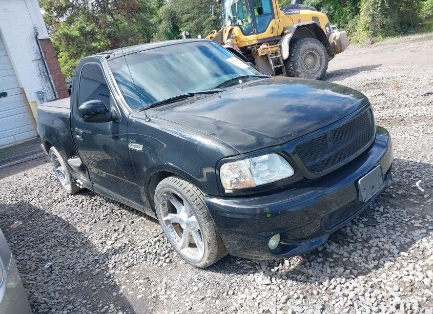 2002 Ford F-150 LIGHTNING (VIN 2FTZF07392CA52731) main photo