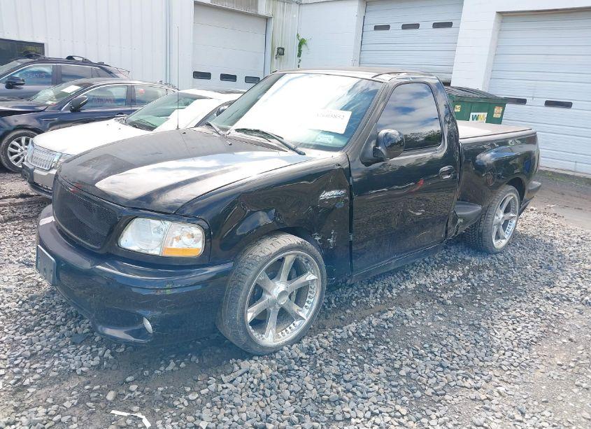 Photo 2 of 2002 Ford F-150 LIGHTNING (VIN 2FTZF07392CA52731)