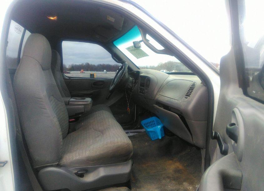 Photo 5 of 2001 Ford F-150 XL/XLT (VIN 2FTZF17201CA24005)