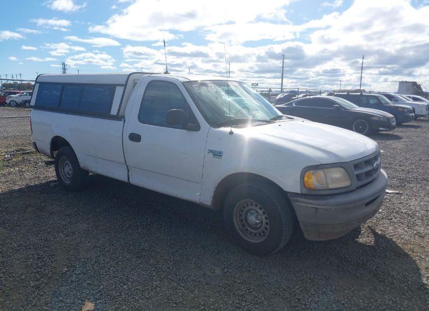 1998 Ford F-150 LARIAT/STANDARD/XL/XLT (VIN 2FTZF1762WCA30284) main photo