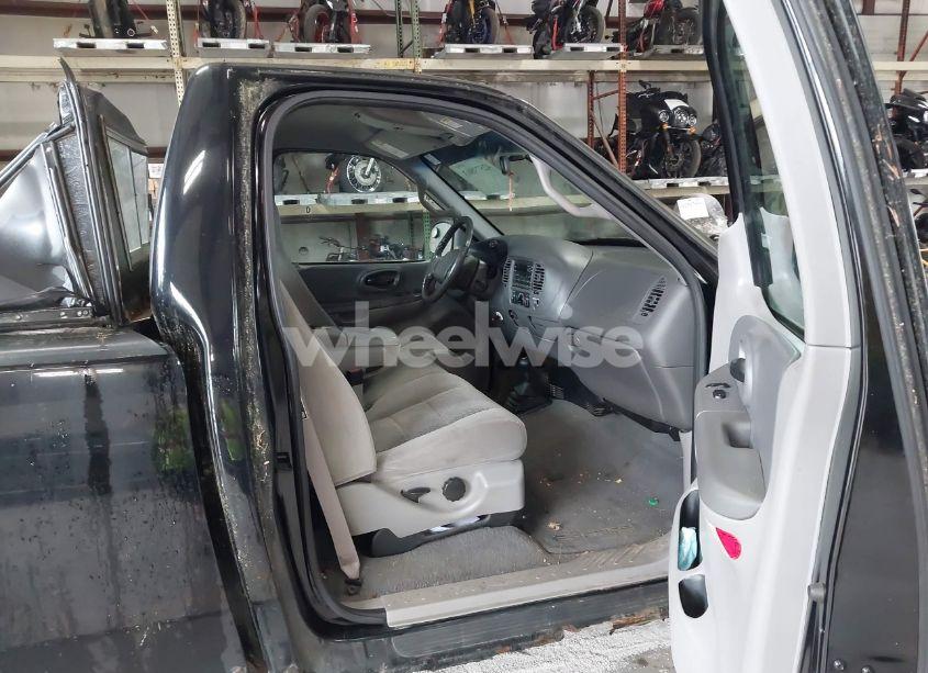 Photo 5 of 2001 Ford F-150 XL/XLT (VIN 2FTZF18291CA37110)