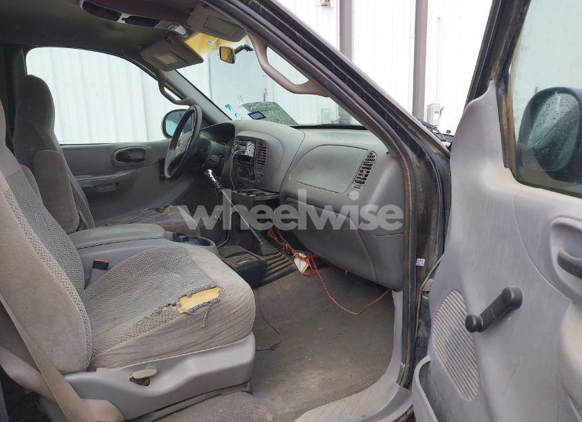 Photo 5 of 2000 Ford F-150 XL/XLT (VIN 2FTZX0720YCA56681)