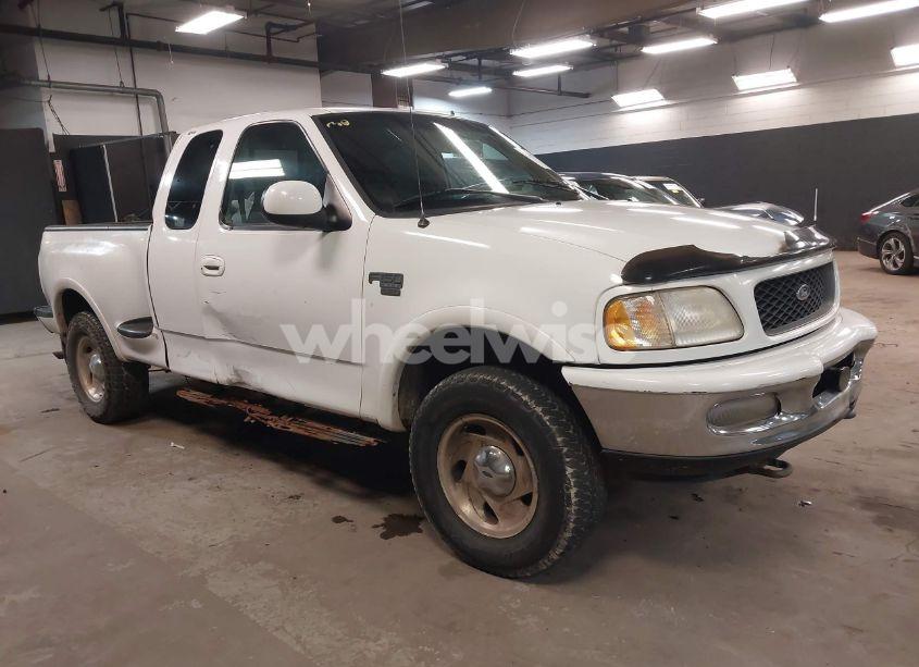 1998 Ford F-150 LARIAT/XL/XLT (VIN 2FTZX08W9WCA27422) main photo