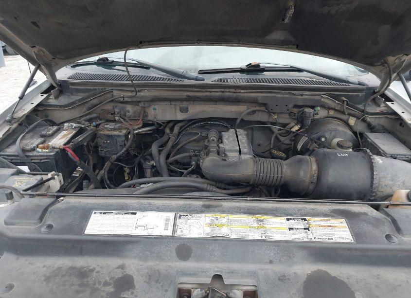 Photo 10 of 2001 Ford F-150 XL/XLT (VIN 2FTZX17281CA43303)