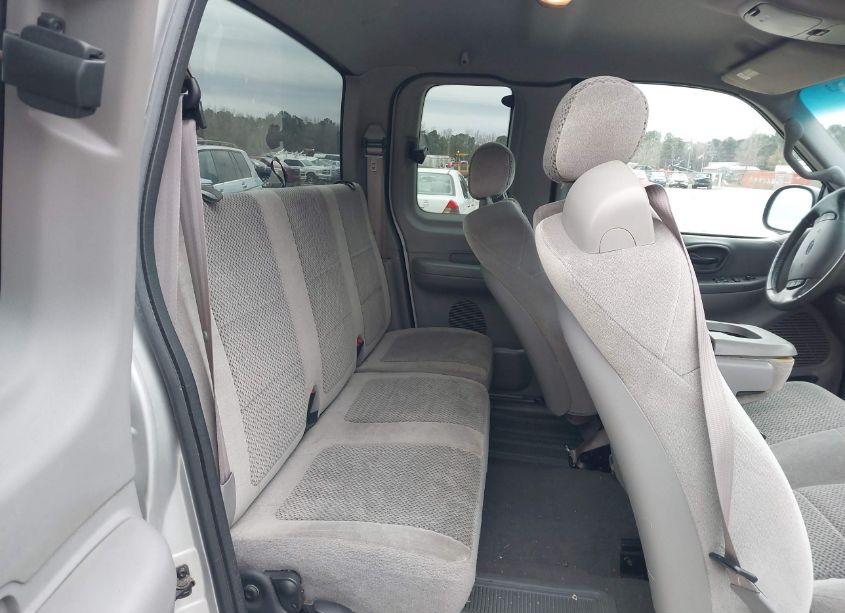 Photo 8 of 2001 Ford F-150 XL/XLT (VIN 2FTZX17281CA43303)