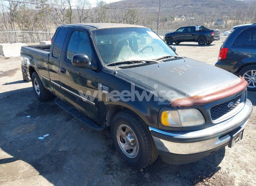1998 Ford F-150 LARIAT/STANDARD/XL/XLT (VIN 2FTZX1761WCB01830) main photo