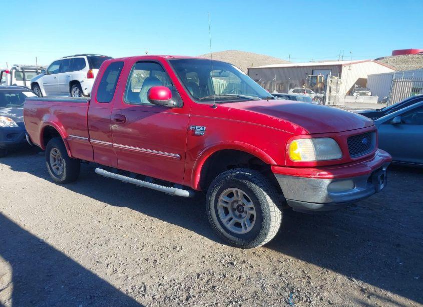 1998 Ford F-150 LARIAT/STANDARD/XL/XLT (VIN 2FTZX18W3WCA08404) main photo