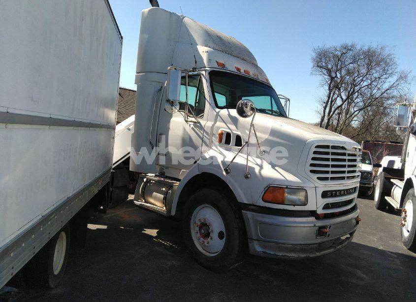2003 Sterling Truck A 9500 (VIN 2FWBA2AS63AL73375) main photo