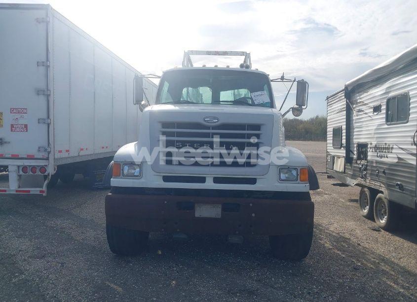 Photo 11 of 2003 Sterling Truck LT 9500 (VIN 2FZHAZAS03AK38043)