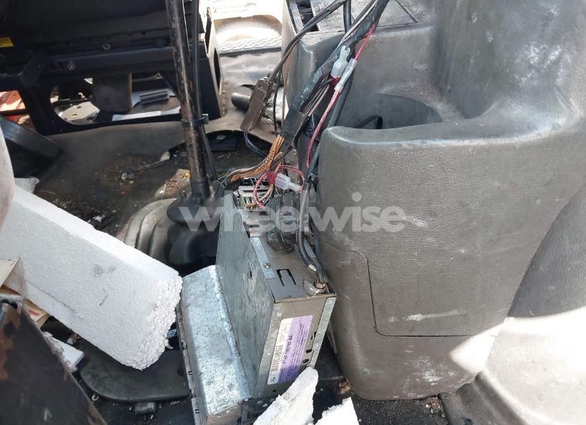 Photo 18 of 2003 Sterling Truck LT 9500 (VIN 2FZHAZAS03AK38043)