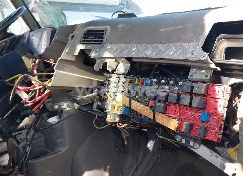 Photo 19 of 2003 Sterling Truck LT 9500 (VIN 2FZHAZAS03AK38043)