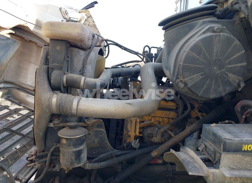 Photo 9 of 2003 Sterling Truck LT 9500 (VIN 2FZHAZAS03AK38043)