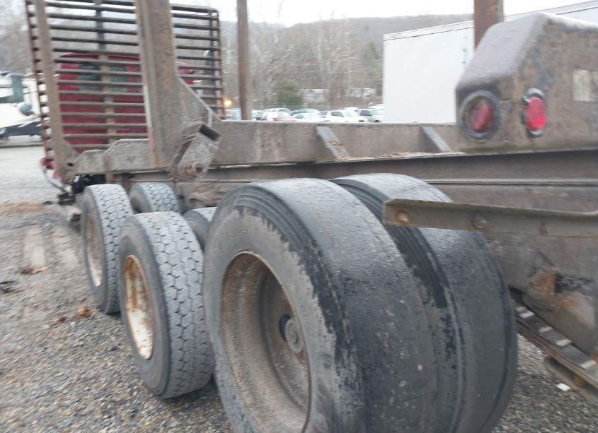 Photo 3 of 2007 Sterling Truck L9500 9500 (VIN 2FZHAZCV27AY14910)