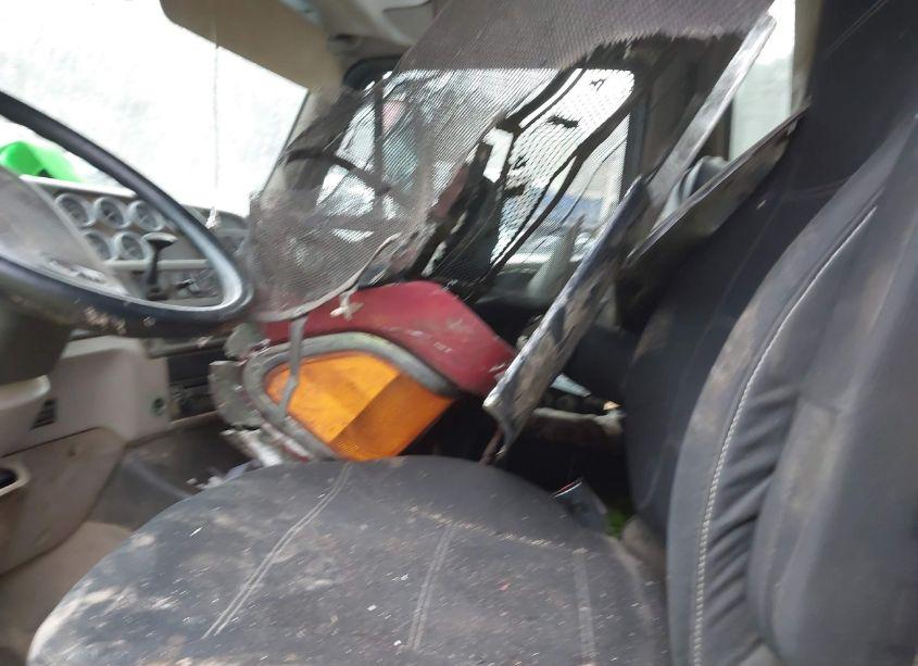 Photo 7 of 2007 Sterling Truck L9500 9500 (VIN 2FZHAZCV27AY14910)