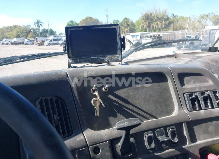 Photo 18 of 2006 Sterling Truck L 9500 (VIN 2FZHAZCVX6AU19016)