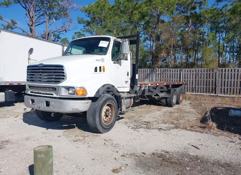 Photo 2 of 2006 Sterling Truck L 9500 (VIN 2FZHAZCVX6AU19016)
