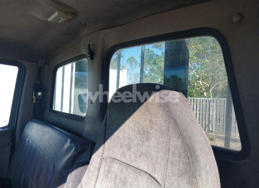 Photo 7 of 2006 Sterling Truck L 9500 (VIN 2FZHAZCVX6AU19016)