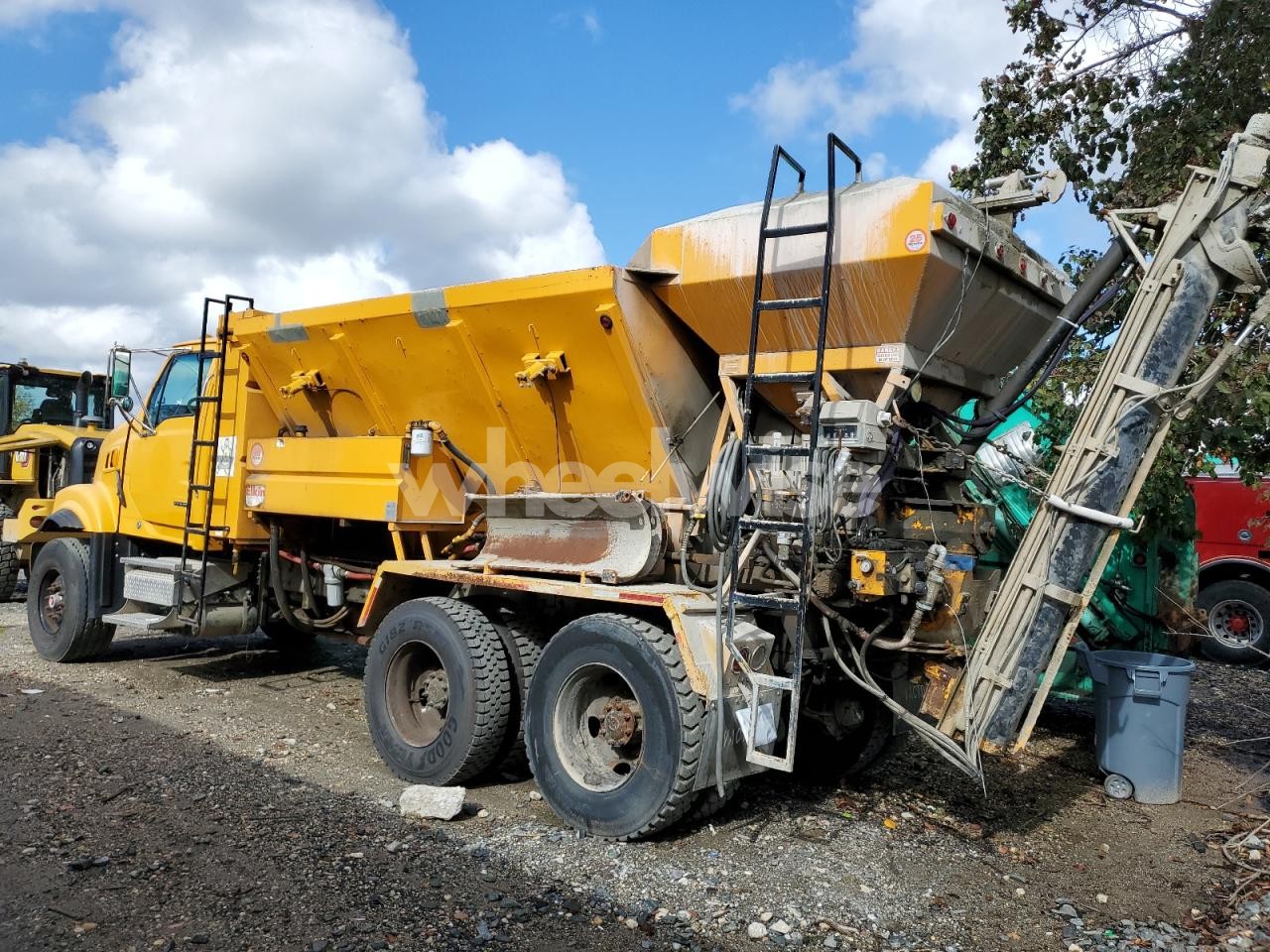 Photo 3 of 2009 STERLING L9500 VOLUMETRIC CONCRETE MIXER TRUCK (VIN 2FZHAZDE59AAF8134)