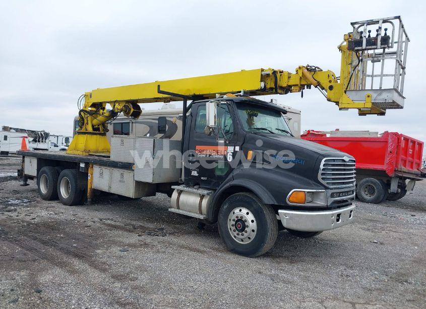 2001 Sterling Truck LT 8500 (VIN 2FZXBJCBX1AH63411) main photo