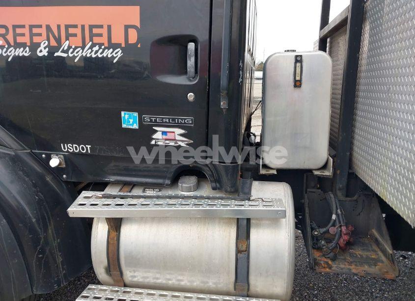 Photo 12 of 2001 Sterling Truck LT 8500 (VIN 2FZXBJCBX1AH63411)