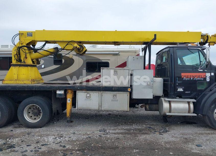 Photo 15 of 2001 Sterling Truck LT 8500 (VIN 2FZXBJCBX1AH63411)