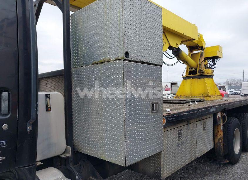 Photo 16 of 2001 Sterling Truck LT 8500 (VIN 2FZXBJCBX1AH63411)