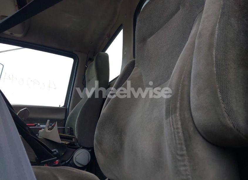 Photo 7 of 2001 Sterling Truck LT 8500 (VIN 2FZXBJCBX1AH63411)