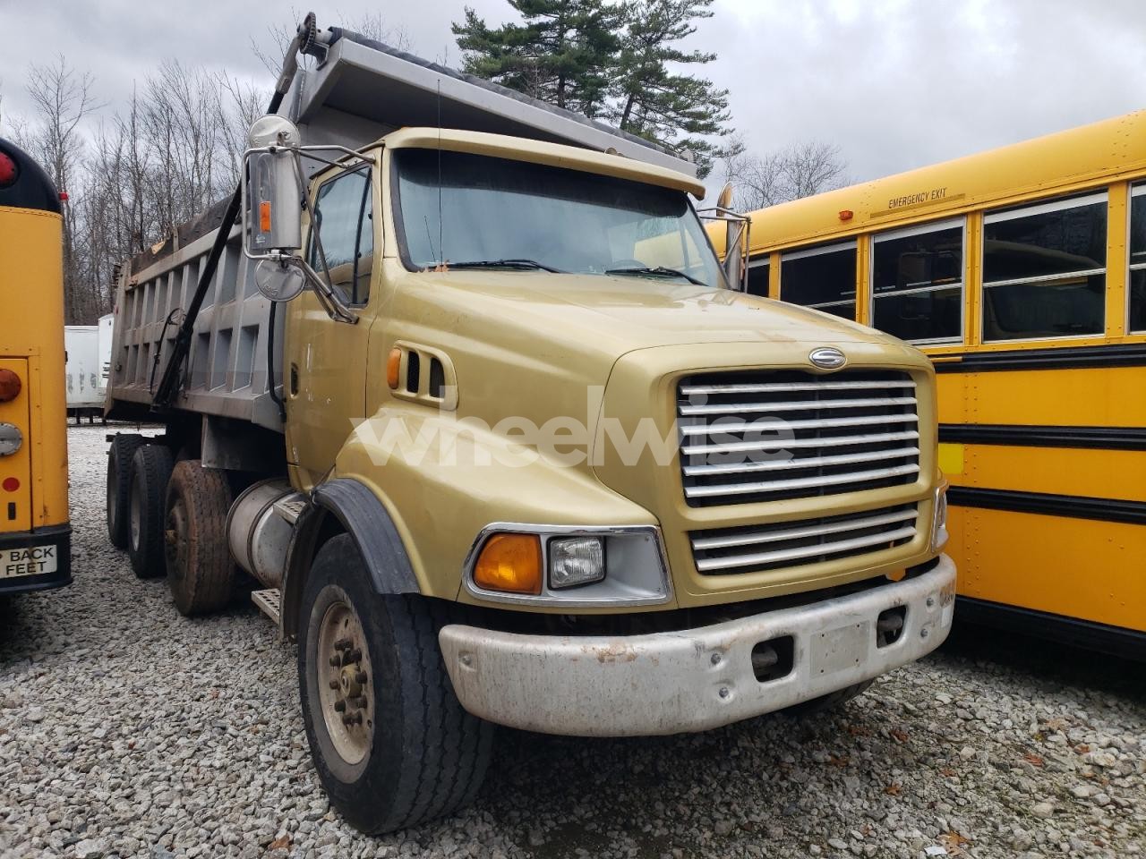 2000 STERLING L9500 DUMP TRUCK N/A (VIN 2FZXESYB2YAH06359) main photo