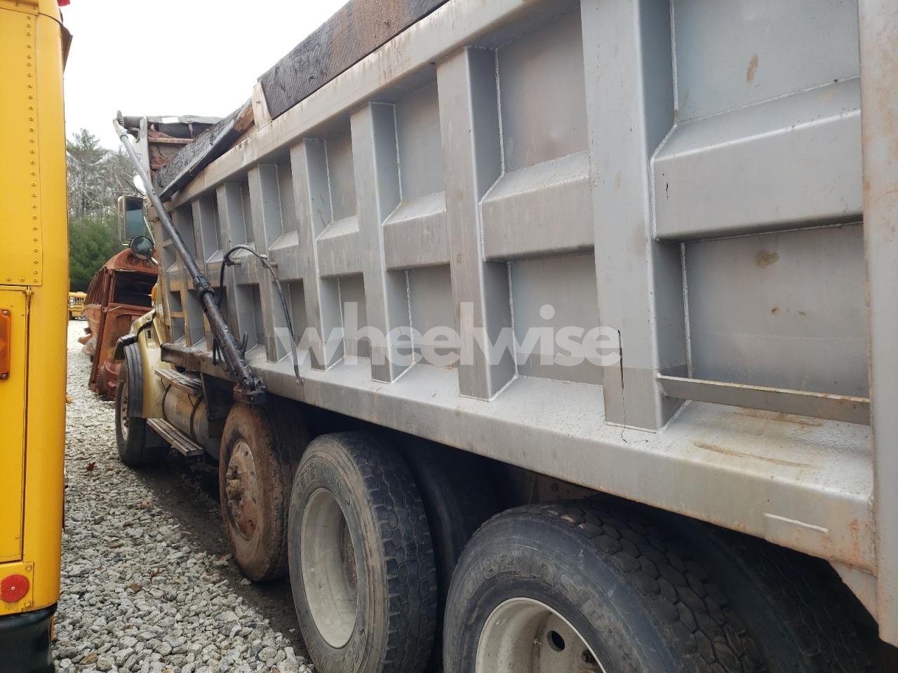 Photo 9 of 2000 STERLING L9500 DUMP TRUCK N/A (VIN 2FZXESYB2YAH06359)