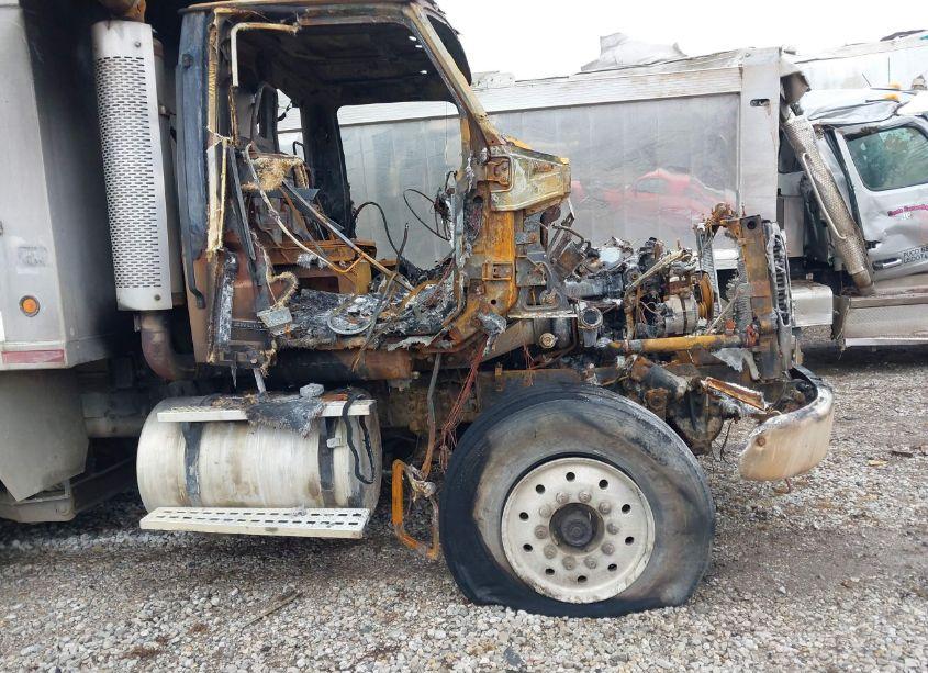 Photo 13 of 1999 Sterling Truck L9500 9500 (VIN 2FZXEWEB3XAF53677)