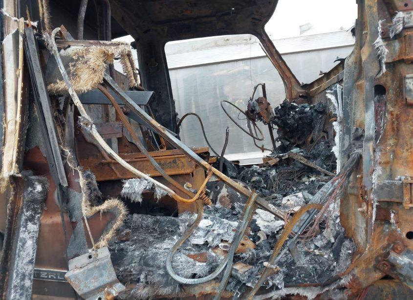 Photo 5 of 1999 Sterling Truck L9500 9500 (VIN 2FZXEWEB3XAF53677)